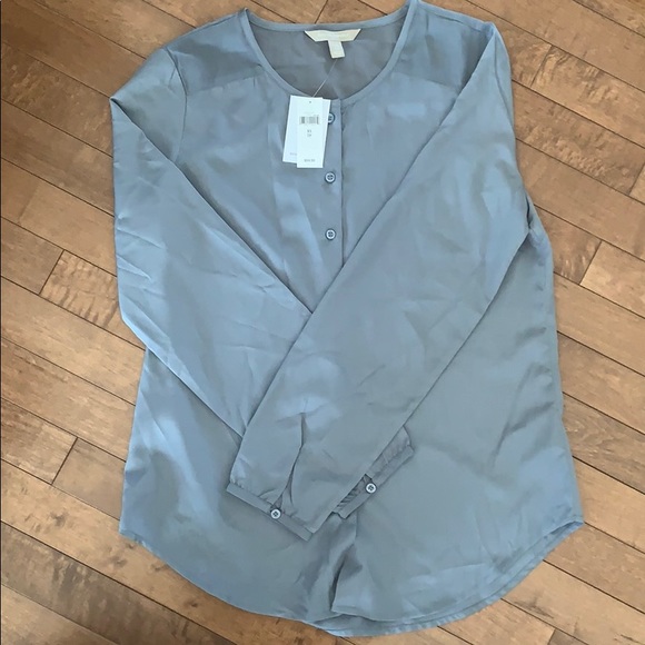 BNWT grey button up shirt - Picture 2 of 4